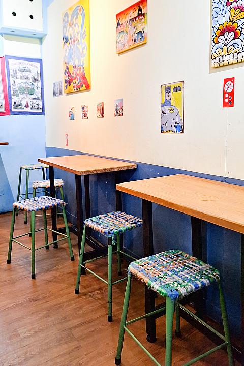 観光客もいますが、「黒岩」は地元民が集う印象です。マンゴーかき氷以外を注文している人もいて、ローカル感もあっていいですよね～！