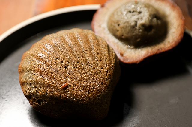 ゴマのマドレーヌは濃厚なゴマの味！ゴマ好きに食べてみて欲しいな♡