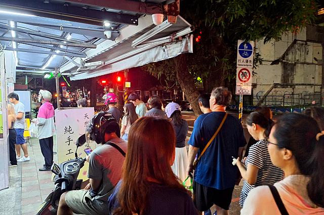 「糖品角屋」は地元民が普段使いに食べているお店だから、日本のガイドブックやネット上での紹介が少ないんですよね。ですが、実力は折り紙付き！