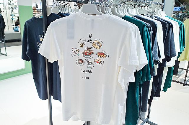 台北グルメTシャツも見つけちゃいました！これ、白と黒色がありましたよ！