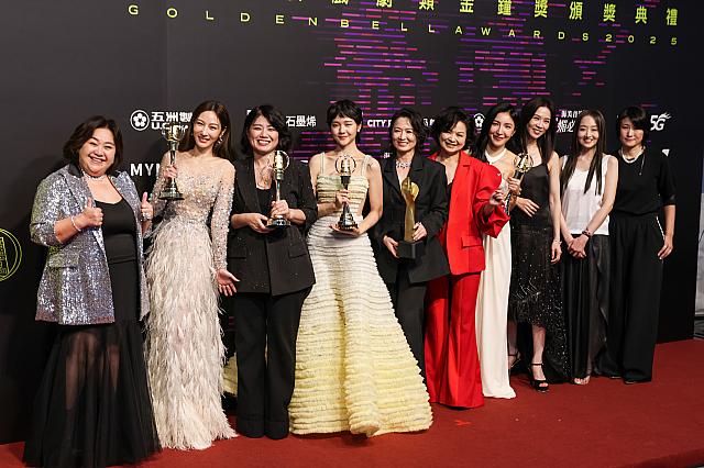 そうそう、同作にはNHKで12月13日から放送される「火星の女王」に主演する林廷憶(スリ・リンも出演しています！(写真左から4番目)