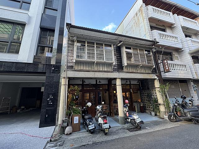 昭和初期の空間に戻って、お茶やスイーツを楽しみたい方、路地を入った隠れ家的カフェで空間を楽しみたい方に特におすすめします！ナビはパフェを食べにリベンジしに来るぞ！と心に決めています。