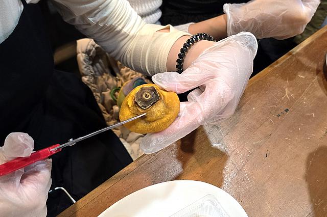 ヘタを切り取り…