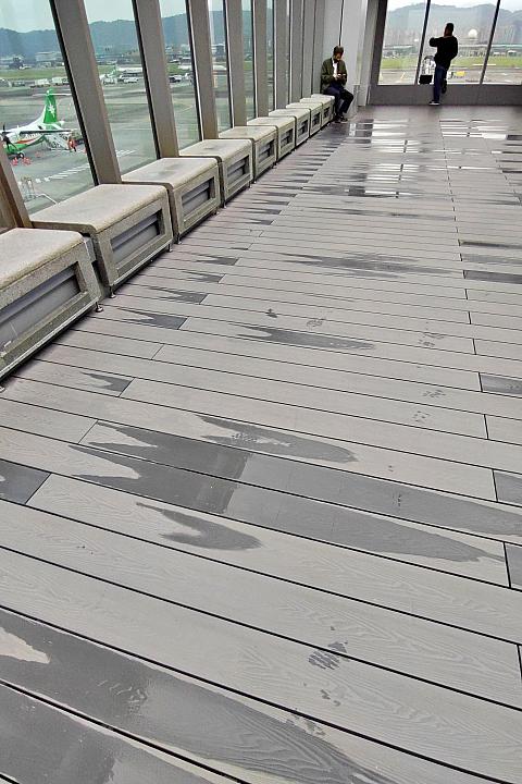 もう一方の展望台へ行ってみよう……ん！？