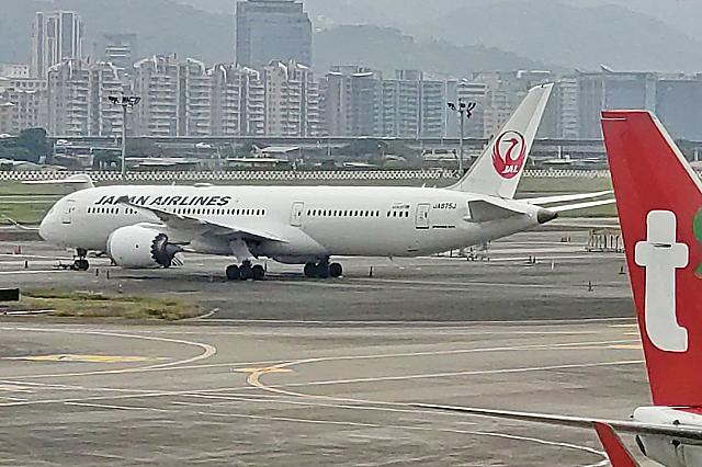 快適に飛行機の見学ができるように進化しました！(特に夏！)