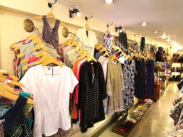 ゆったりとした洋服がアジアンチックでおすすめ