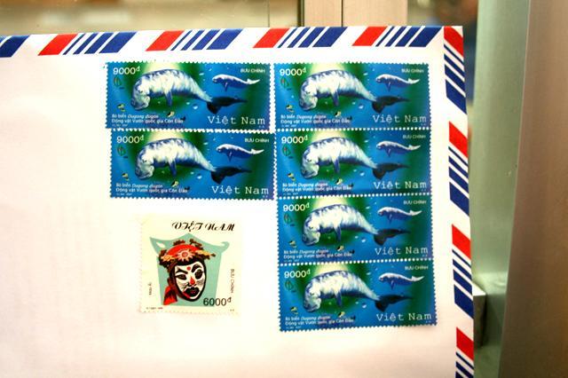 切手代はハガキ1枚につき7000ドン。ナビの書類はちょっと高くて6万ドンでした。