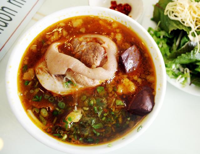 麺類もいろいろ。中華風。