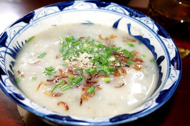 この手のトロトロのお粥類もダシが利いていてたいへんデリシャス。