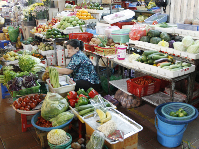 新鮮野菜も売っています