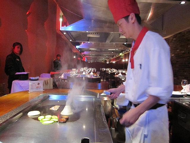 アメリカでスタートした鉄板焼き料理のお店がチェルシーにもあるんです。