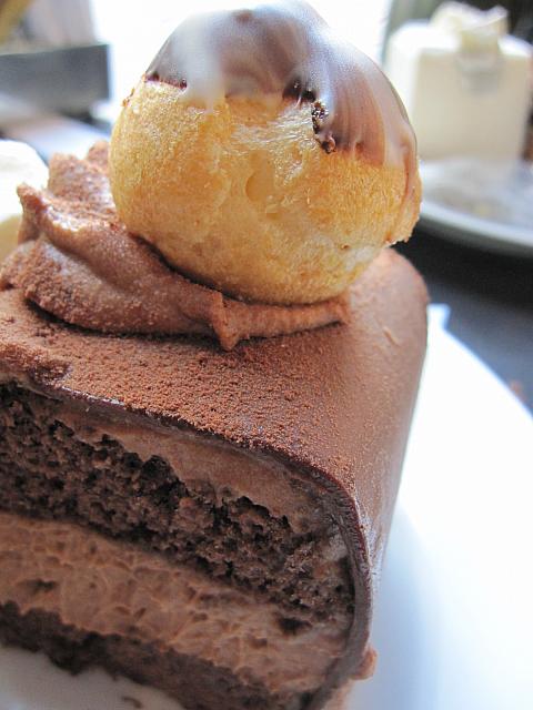 ロンドンでケーキを食べるならここ！お手頃、味もいい線行ってます。