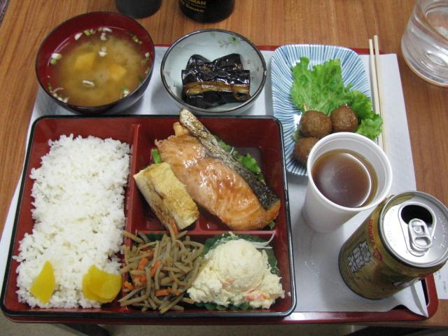 パリのジャパニーズコンビ二！！日本の味が１０ユーロ以内で楽しめます。

