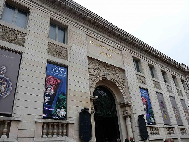 オルセー美術館の目の前、意外と知られていない博物館。世界中の勲章とそれにまつわる歴史を垣間見ることができる博物館。