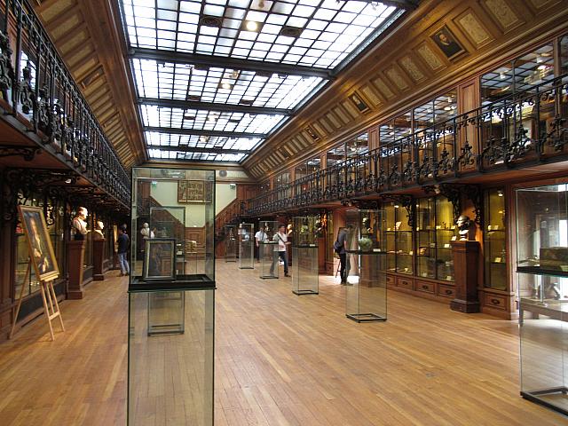 パリ・デカルト大学の中にある医学の歴史専門の博物館。古代から近代まで、様々な医療器具の展示があり、医学の発展の歴史を知ることができます。
