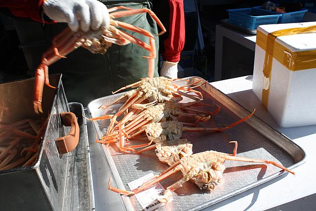 機張市場といったらカニ！！市場の卸売り価格でカニが食べ放題～！