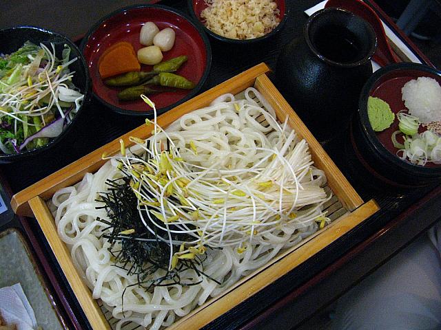在韓者におススメ！！リーズナブルな価格で美味しい日本の本格手打ちうどんと手打ち蕎麦を、両方味わえるお店！