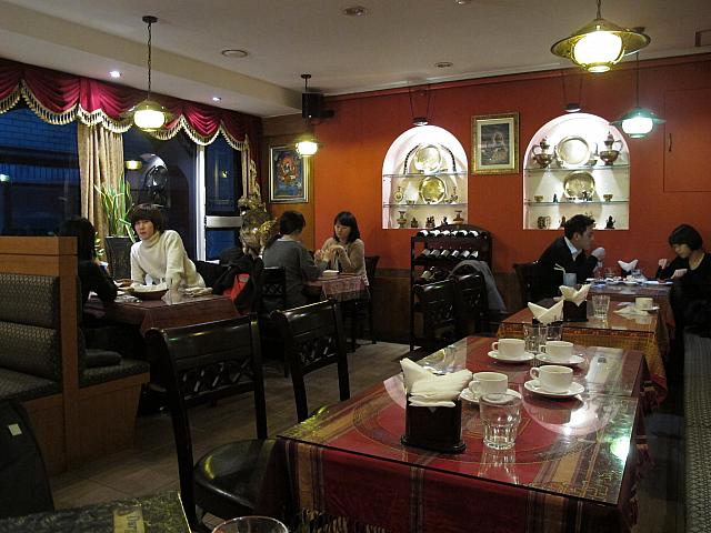 鐘閣裏で本格的なインド＆ネパール料理を！種類豊富なインドカレー＆ナンは在韓日本人にもファン多し！
