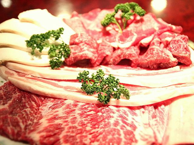 選びぬかれた上質な肉をくぬぎの炭で焼いて食べる本格スタイルの焼肉専門店！明洞駅からアクセスも抜群！