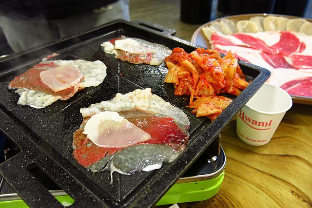 ぷるぷるの薄切り牛肉＋貝柱＋ナムルやキムチの絶品ハーモニー！