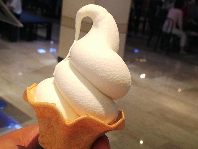 なめらか食感の有機農ソフトクリームが人気のお店！