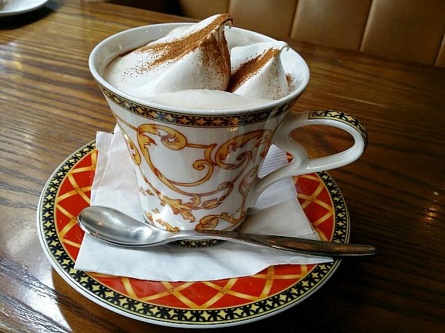 明洞にある、1972年開業のコーヒーの美味しいカフェ。