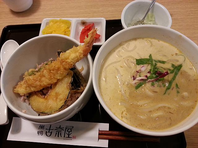 東京の巣鴨からやって来たマイルドなカレーうどんが人気のお店