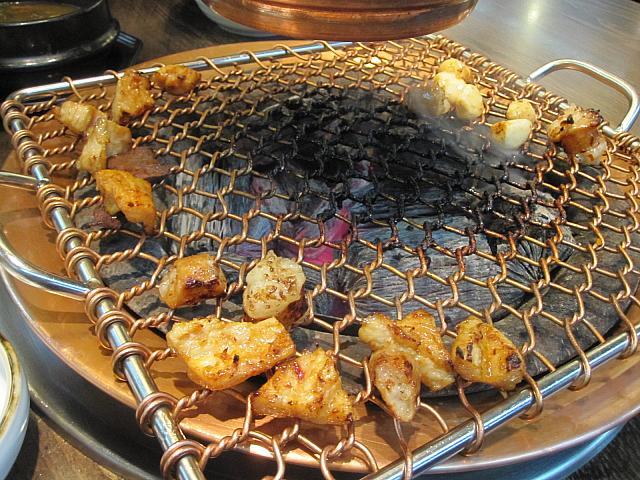 この食感がたまらない！ジューシーなホルモンが食べられる