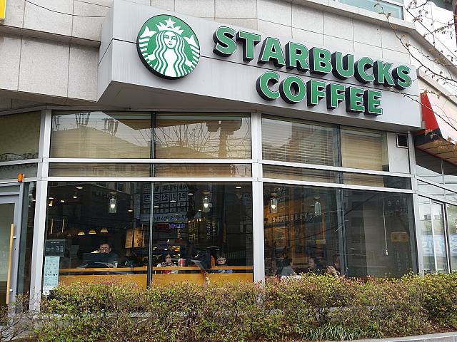 アメリカのシアトル発の全世界コーヒーショップチェーン店！