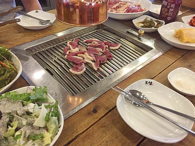 豚カルビ？or オリ（鴨/アヒル）ロース？炭火バーベキューのチェーン店！