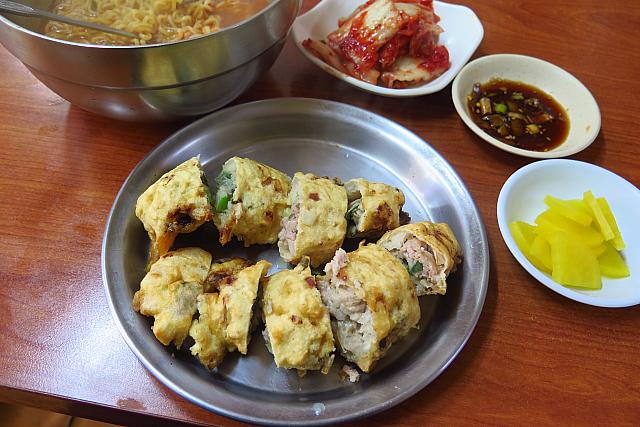 ボリューム満点あつあつのコギティギム（肉天ぷら）が美味しい超庶民的な軽食屋さん