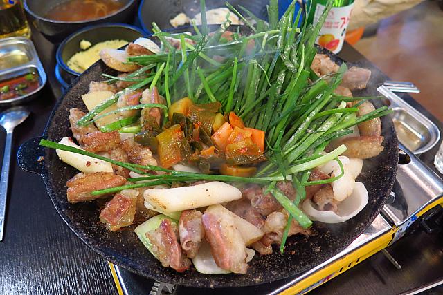 ネギキムチと一緒に焼く韓牛ホルモン！漢陽大の学生街にあるリーズナブルなコプチャンの人気店