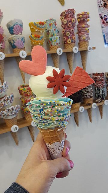 ビジュアル最強！インスタ映えする人気のトッピングアイス店！