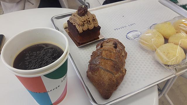 ハワイのスペシャルティーコーヒーが飲めるベーカリーカフェ