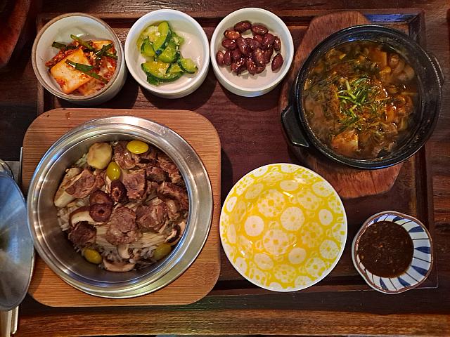 豚肉で味の深みを増した特性テンジャンチゲが必食のお店！