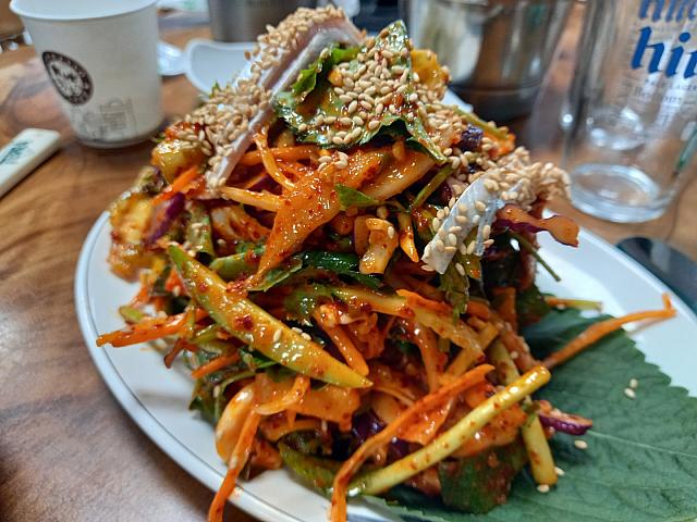 江華風物市場のペンデンイ（サッパ／ままかり）食堂
