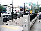 地下鉄６号線イテウォン（梨泰院・Itaewon・630）駅２番出口を出て、
