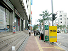 地下鉄３・４号線チュンムロ(忠武路・Chungmuro・331/423)駅６番出口を出てそのまままっすぐ進みます