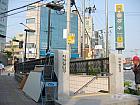 地下鉄６号線サンス（上水・Sansu・623）駅１番出口を出て、すぐ右後ろ方向へ振り返り