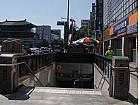 地下鉄１・４号線トンデムン（東大門・Dongdaemun・128/421）駅１番出口を出て