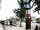 地下鉄１号線ナンポ（南浦・Nampo）駅１番出口を出てまっすぐ進み、一つめの角を右に曲がり直進。