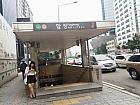 地下鉄２・６号線ハッチョン（合井・Hapjeong・238/622）駅３番出口を出て直進し