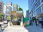 地下鉄４号線スユ（水踰・Suyu・414）駅４番出口を出て、そのまま直進。