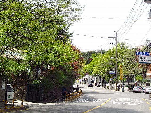 静かに注目を集める北漢山の麓の街。