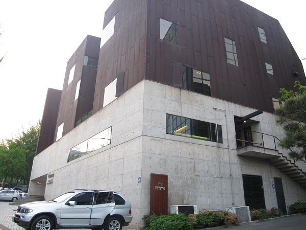 新羅ホテルや新羅免税店からも近いシアター。