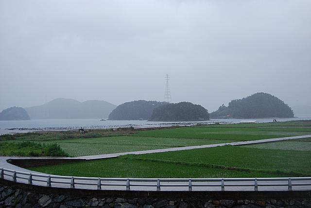 『東洋のナポリ』と称される、真っ青な海と小さな島々が点在する美しい港町