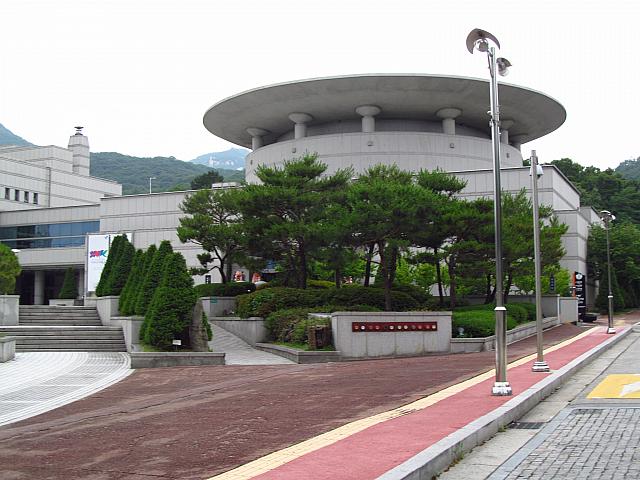 議政府市内にある総合芸術施設。