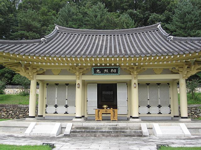 名将イム・キョンイオプ（林慶業）を祭る史跡１８９号の祠堂。