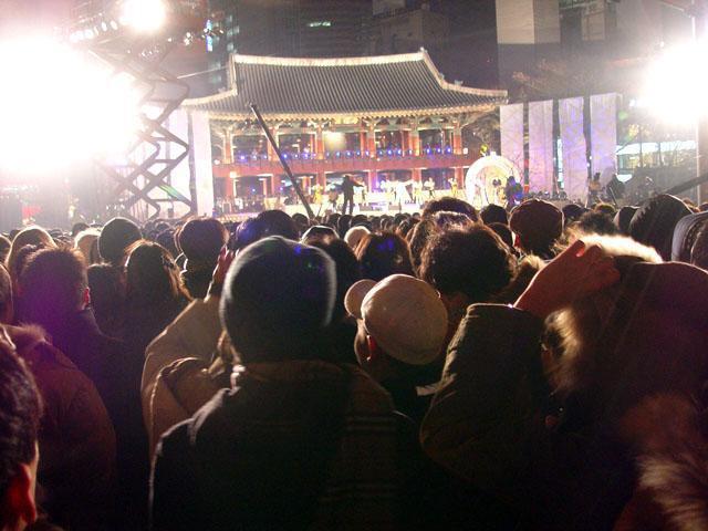 大晦日から新年にかけて鳴り響く打鐘イベント。