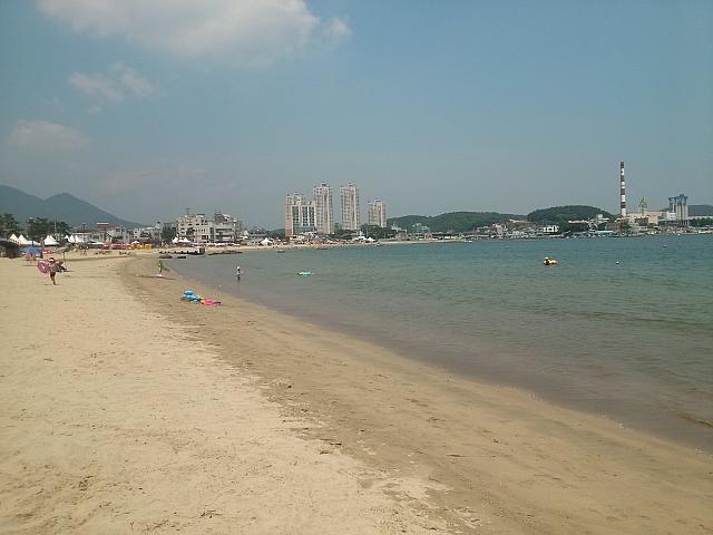 釜山外れの静かな海水浴場！